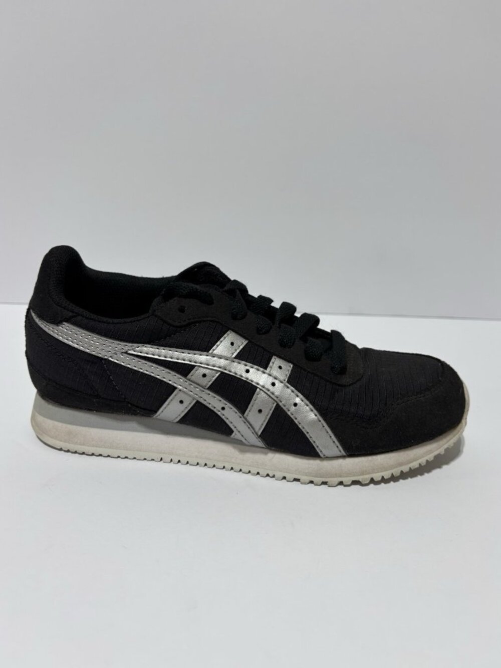 Asics Women’s Tiger Runner Black/Silver Sneakers, Size 6 M